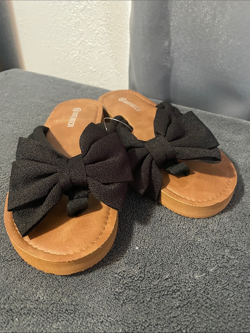 Kate Miuch  Black Bow Slide Sandals with Tan Footbed NWOT - Picture 2 of 6